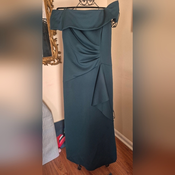 Xscape One Shoulder Green Dress - Picture 2 of 4